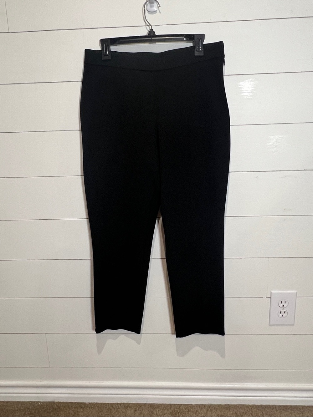 Investments Women's Black Ankle Pants